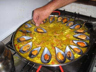 paella - add mussels